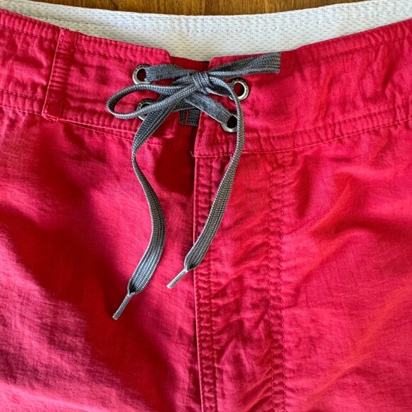 PATAGONIA Board Shorts Mens 34 Solid Red Swim Trunks Fully Lined Boardshorts - Picture 3 of 9